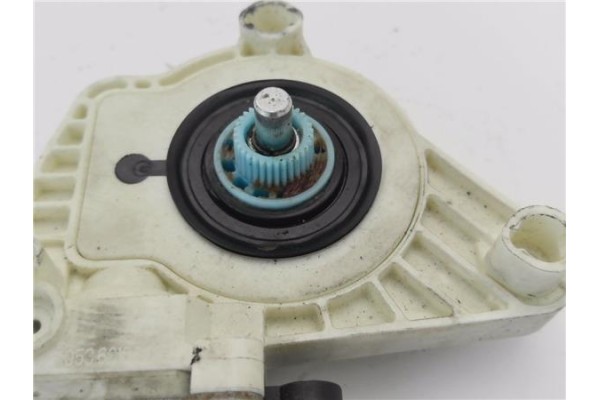 Recambio de motor elevalunas delantero derecho para mercedes-benz clase a (bm 169) 2.0 a 180 cdi (169.007) referencia OEM IAM A1