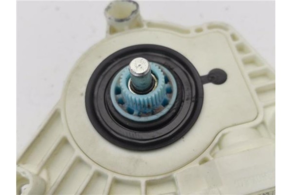 Recambio de motor elevalunas delantero izquierdo para mercedes-benz clase a (bm 169) 2.0 a 180 cdi (169.007) referencia OEM IAM 
