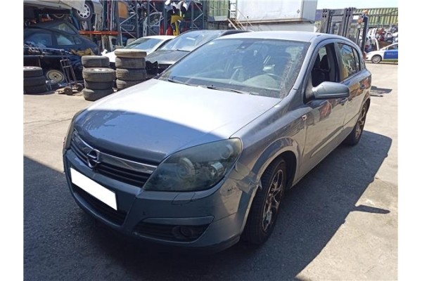 opel astra h berlina del año 2004