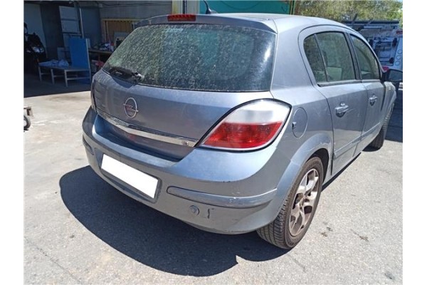 opel astra h berlina del año 2004