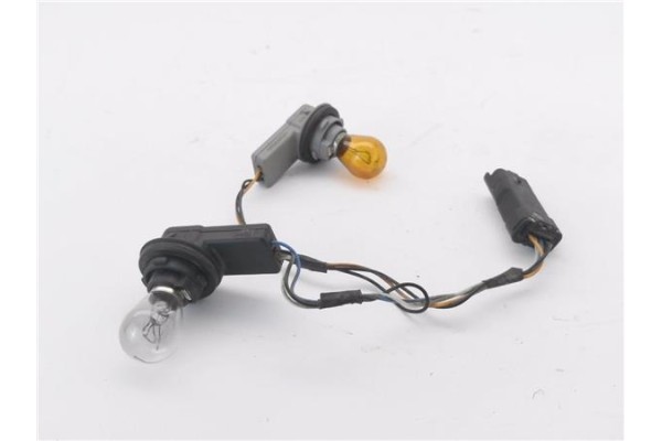 Recambio de portalámparas para opel vivaro 2.0 cdti referencia OEM IAM 93854431 4416771 