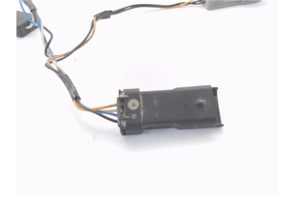 Recambio de portalámparas para opel vivaro 2.0 cdti referencia OEM IAM 93854431 4416771 