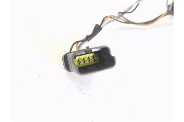 Recambio de portalámparas para opel vivaro 2.0 cdti referencia OEM IAM 93854431 4416771 