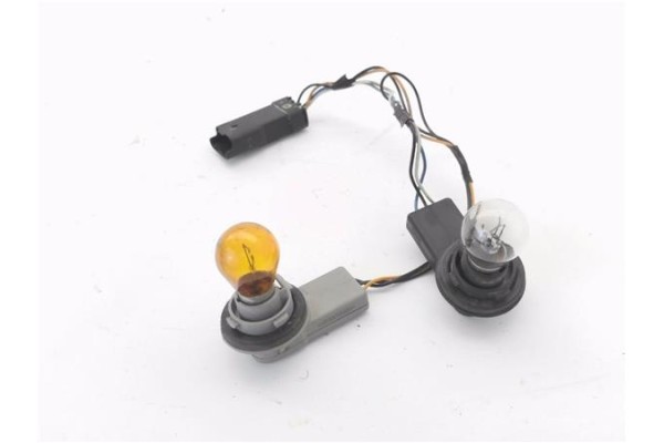 Recambio de portalámparas para opel vivaro 2.0 cdti referencia OEM IAM 93854431 4416771 