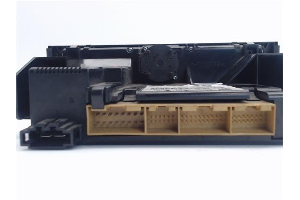 Recambio de mandos climatizador para audi a3 (8l) referencia OEM IAM (8L0820043H) (5HB008184-10) 