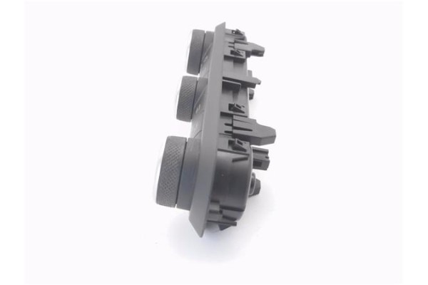 Recambio de mandos climatizador para alfa romeo giulia (952) 2.2 super referencia OEM IAM 01561390660  
