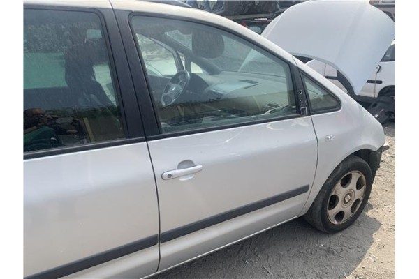 Recambio de puerta delantero derecha para seat alhambra (7v9) 1.9 reference referencia OEM IAM 7M3831022E  