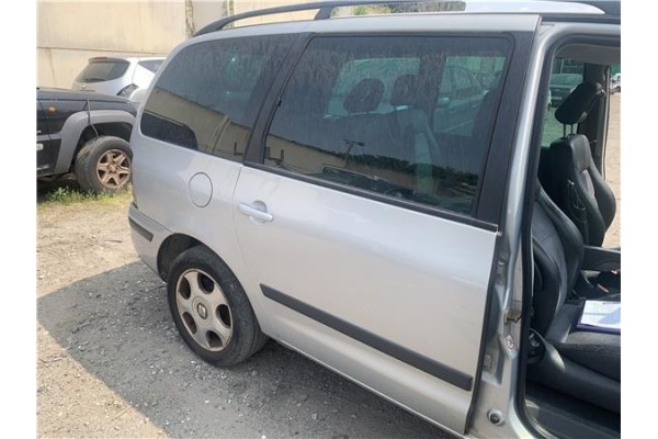 Recambio de puerta trasero derecha para seat alhambra (7v9) 1.9 reference referencia OEM IAM 7M3833022F  