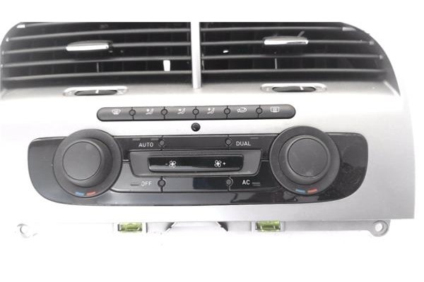 Recambio de consola para seat altea xl (5p5) 2.0 freetrack 4x4 referencia OEM IAM 5P1819110N 5P1858071C 