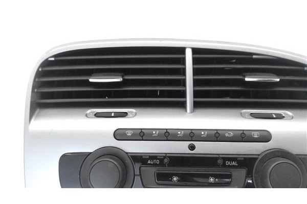 Recambio de consola para seat altea xl (5p5) 2.0 freetrack 4x4 referencia OEM IAM 5P1819110N 5P1858071C 