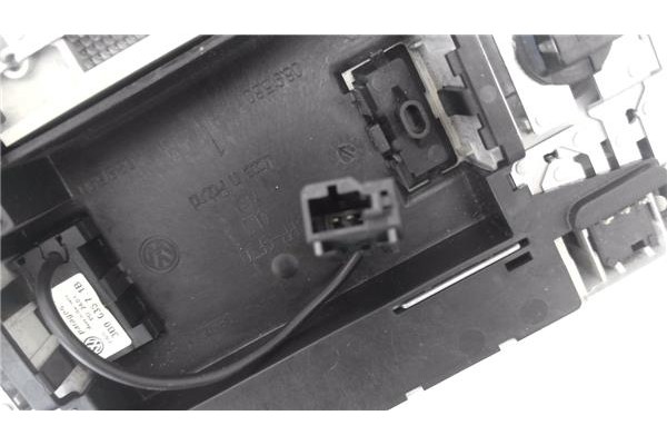 Recambio de luz interior techo para seat altea xl (5p5) 2.0 freetrack 4x4 referencia OEM IAM 5P0947105E120 3B0C35711B 