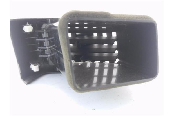 Recambio de rejilla entrada de aire para mitsubishi outlander (cw0) 2.0 di-d intense referencia OEM IAM 8030A024ZZ  