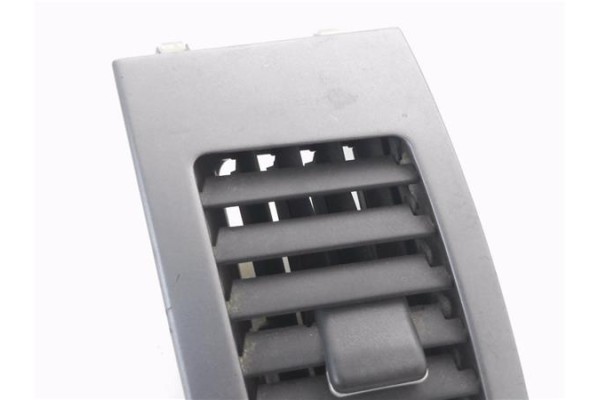Recambio de rejilla entrada de aire para mitsubishi outlander (cw0) 2.0 di-d intense referencia OEM IAM 8030A024ZZ  