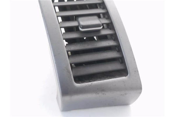 Recambio de rejilla entrada de aire para mitsubishi outlander (cw0) 2.0 di-d intense referencia OEM IAM 8030A024ZZ  