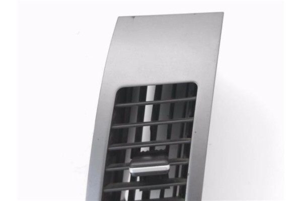 Recambio de rejilla entrada de aire para mitsubishi outlander (cw0) 2.0 di-d intense referencia OEM IAM 8030A014ZZ  