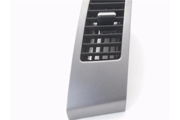 Recambio de rejilla entrada de aire para mitsubishi outlander (cw0) 2.0 di-d intense referencia OEM IAM 8030A014ZZ  