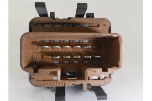 Recambio de mando elevalunas delantero izquierdo para renault clio iii 1.6 16v referencia OEM IAM 8200214939  