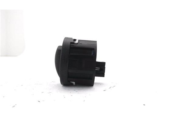 Recambio de mando multifuncion para ssangyong rexton 2.7 270 xdi limited referencia OEM IAM 8586008C00  