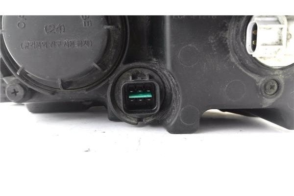 Recambio de faro delantero dcho para ssangyong rexton 2.7 270 xdi limited referencia OEM IAM 8310208B10  