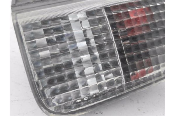 Recambio de piloto antiniebla trasero izquierdo para opel vivaro 2.0 cdti referencia OEM IAM 93198631  