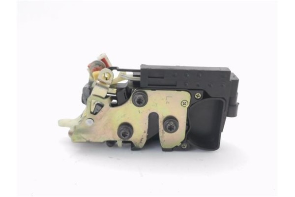 Recambio de cierre electromagnetico delantero izquierdo para ssangyong rexton 2.7 270 xdi limited referencia OEM IAM 7121008021 