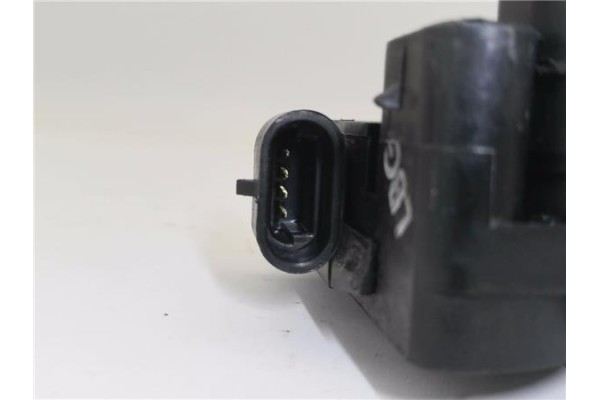 Recambio de cierre electromagnetico delantero izquierdo para ssangyong rexton 2.7 270 xdi limited referencia OEM IAM 7121008021 