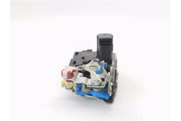 Recambio de cierre electromagnetico delantero derecho para ssangyong rexton 2.7 270 xdi limited referencia OEM IAM 7122008012  