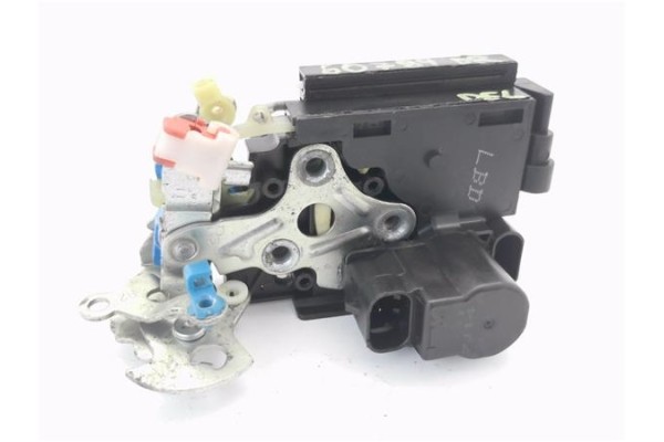 Recambio de cierre electromagnetico delantero derecho para ssangyong rexton 2.7 270 xdi limited referencia OEM IAM 7122008012  