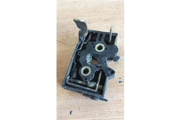 Recambio de cierre electromagnetico trasero derecho para seat toledo (1l) 1.6 i referencia OEM IAM 1L0839016  
