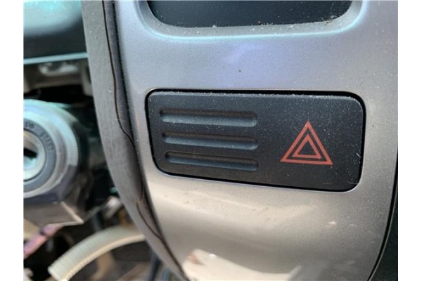 Recambio de interruptor luces emergencia para toyota land cruiser (j12) 3.0 d-4d (kdj120) referencia OEM IAM 8499910490  