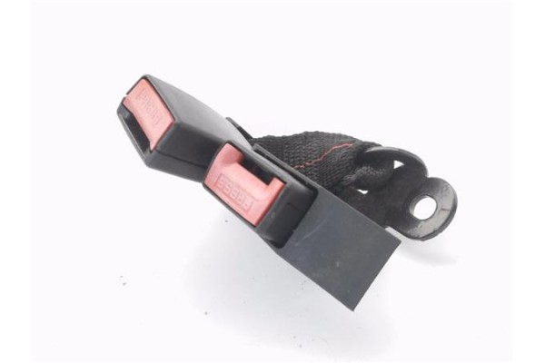 Recambio de anclaje cinturon trasero derecho para renault clio iii 1.4 16v referencia OEM IAM 33047671 33047163 