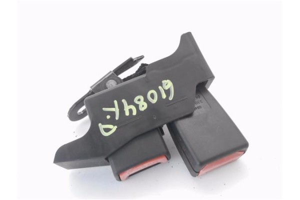 Recambio de anclaje cinturon trasero derecho para renault clio iii 1.4 16v referencia OEM IAM 33047671 33047163 