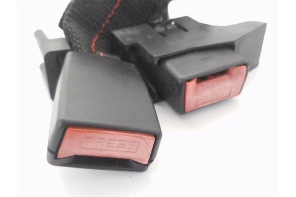 Recambio de anclaje cinturon trasero derecho para renault clio iii 1.4 16v referencia OEM IAM 33047671 33047163 