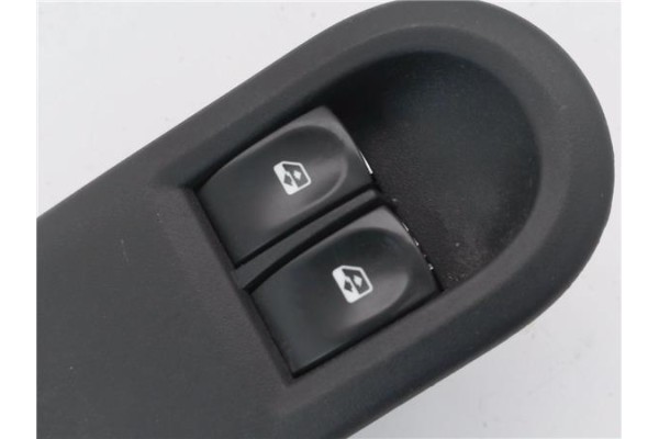 Recambio de mando elevalunas delantero izquierdo para renault clio iii 1.4 16v referencia OEM IAM 8200356519  
