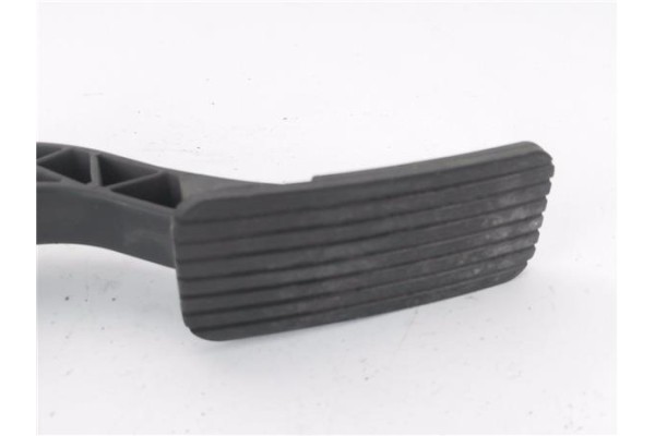 Recambio de pedal acelerador para hyundai i30 (fd) 1.6 comfort referencia OEM IAM 32700XXXXX  