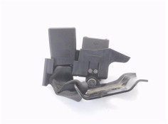 Recambio de anclaje cinturon trasero izquierdo para renault clio iii 1.4 16v referencia OEM IAM 33047670 33047162 
