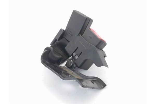 Recambio de anclaje cinturon trasero izquierdo para renault clio iii 1.4 16v referencia OEM IAM 33047670 33047162 