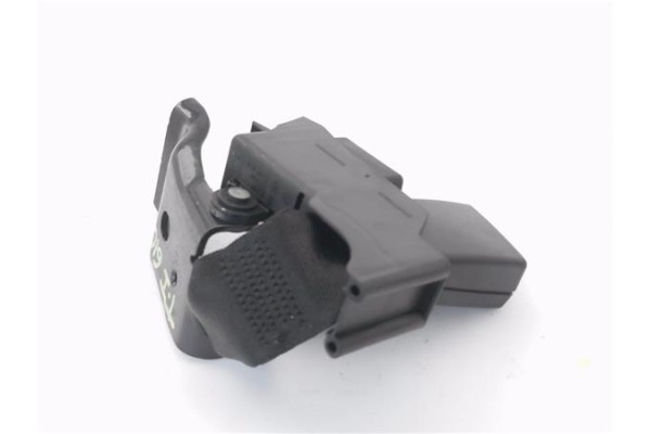 Recambio de anclaje cinturon trasero izquierdo para renault clio iii 1.4 16v referencia OEM IAM 33047670 33047162 