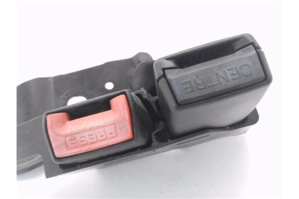 Recambio de anclaje cinturon trasero izquierdo para renault clio iii 1.4 16v referencia OEM IAM 33047670 33047162 
