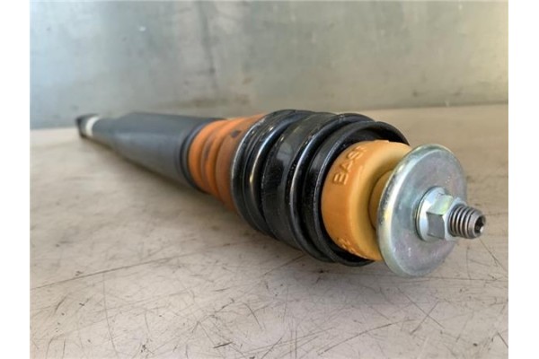 Recambio de amortiguador trasero derecho para honda jazz (gk) 1.3 comfort referencia OEM IAM 32118055131  