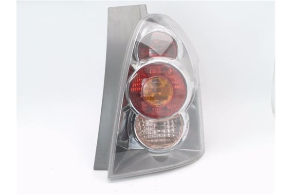 Recambio de piloto trasero derecho para toyota corolla verso (r1) 2.2 d-4d referencia OEM IAM 815510F020  