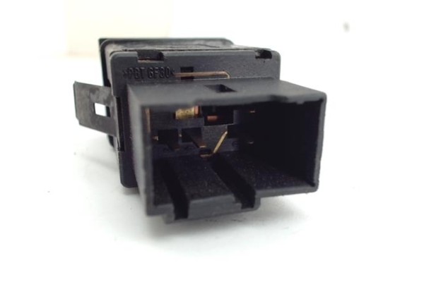 Recambio de interruptor luces emergencia para volkswagen polo iv (9n3) 1.4 match referencia OEM IAM 6Q0953235A  6Q0953235 , AUDI