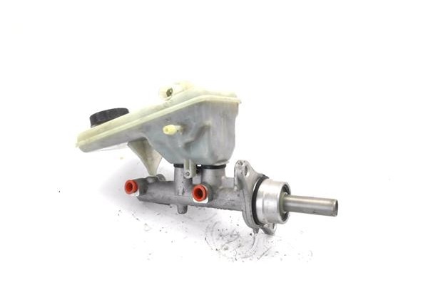 Recambio de bomba freno para opel vivaro 2.0 cdti referencia OEM IAM 32067008C  