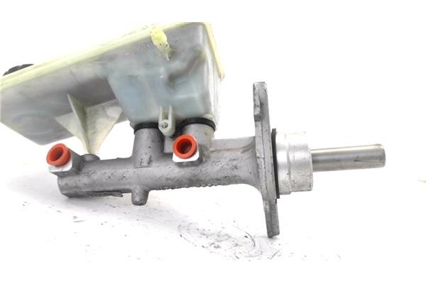 Recambio de bomba freno para opel vivaro 2.0 cdti referencia OEM IAM 32067008C  