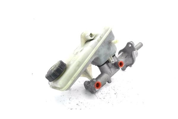 Recambio de bomba freno para opel vivaro 2.0 cdti referencia OEM IAM 32067008C  