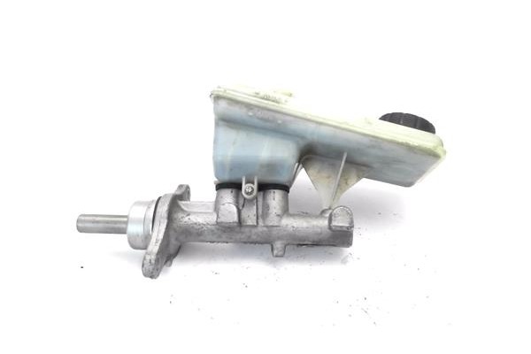 Recambio de bomba freno para opel vivaro 2.0 cdti referencia OEM IAM 32067008C  