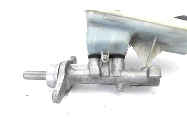 Recambio de bomba freno para opel vivaro 2.0 cdti referencia OEM IAM 32067008C  