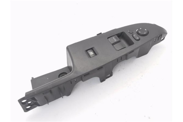 Recambio de mando elevalunas delantero izquierdo para mazda 2 berlina (de) 1.4 crtd active (5-ptas.) (50kw) referencia OEM IAM D