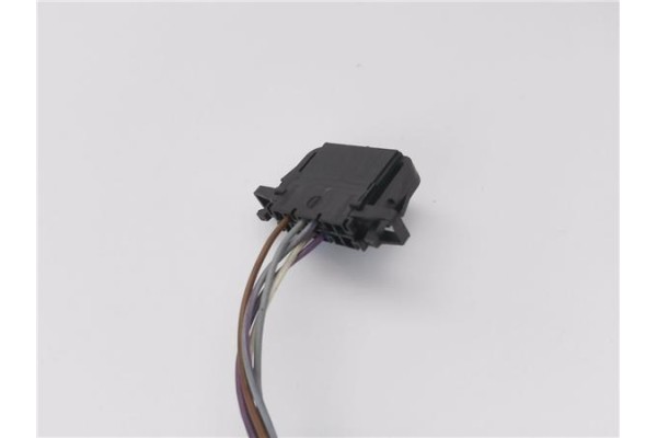 Recambio de retrovisor electrico izquierdo para volkswagen passat berlina (3b3) 1.9 tdi referencia OEM IAM E1020479  