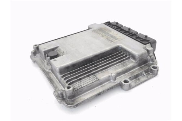 Recambio de centralita para opel vivaro 2.0 cdti referencia OEM IAM 8200666516 281014648 